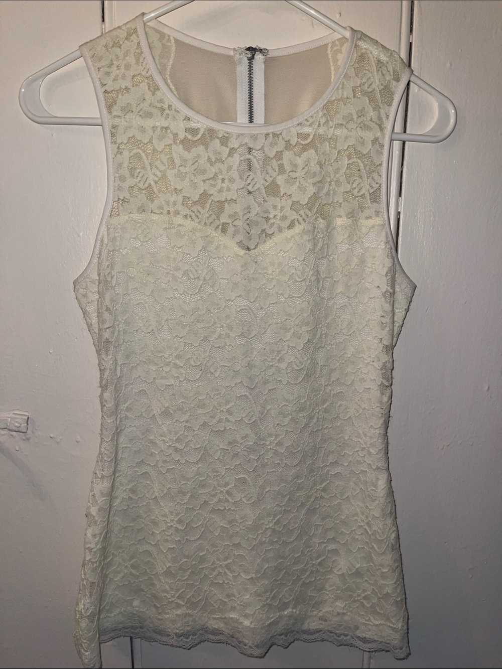 Express Women's Cream Lace Sleeveless Top